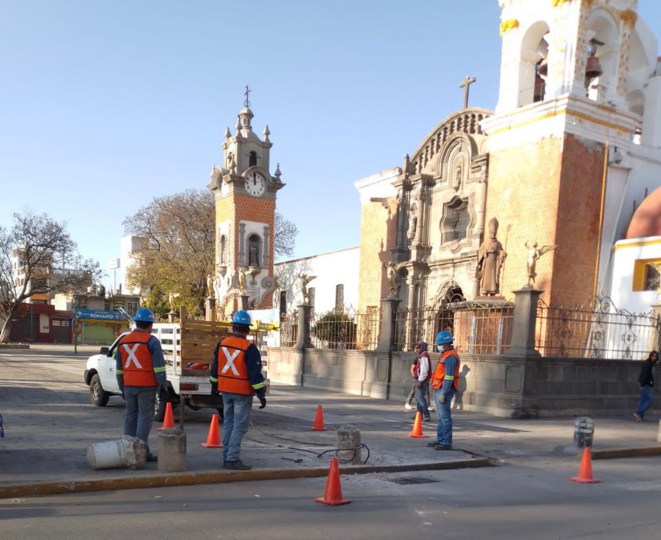 Inicia Ayuntamiento de Chiautempan con trabajos de mantenimiento y poda de árboles en Parque Hidalgo